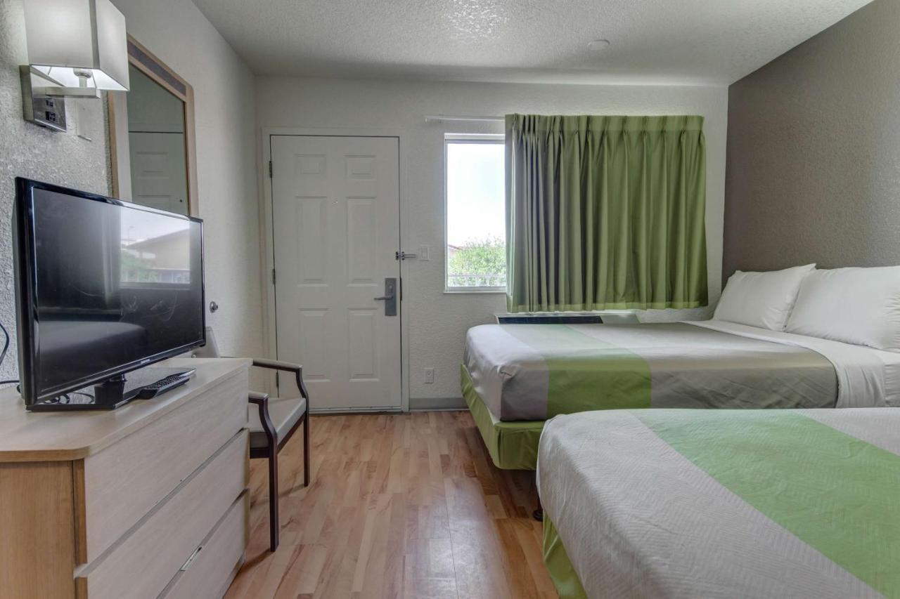 Hotel 6-el Paso, Tx - East