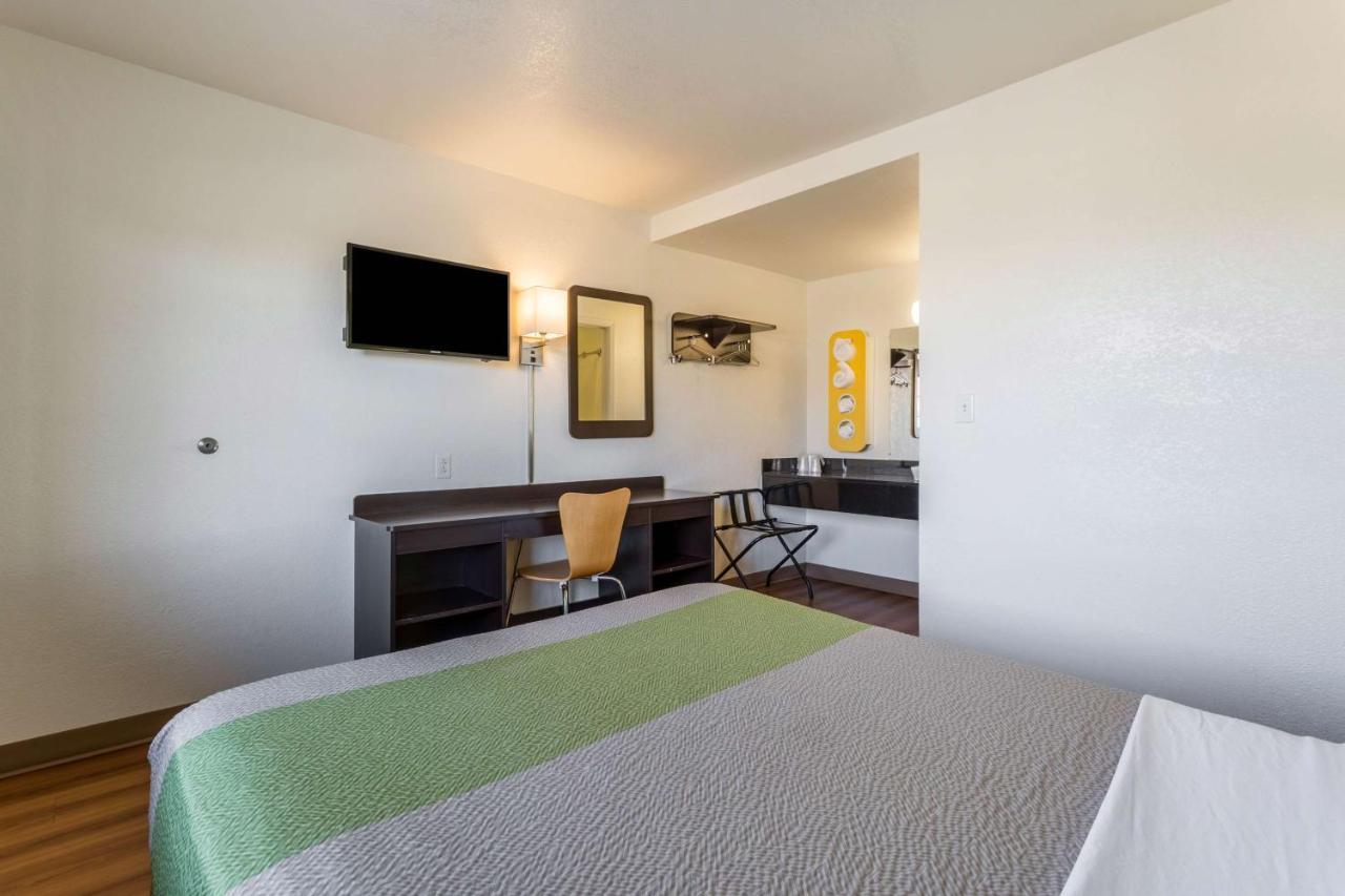 6-el Paso, Tx - East 2* Loma Terrace